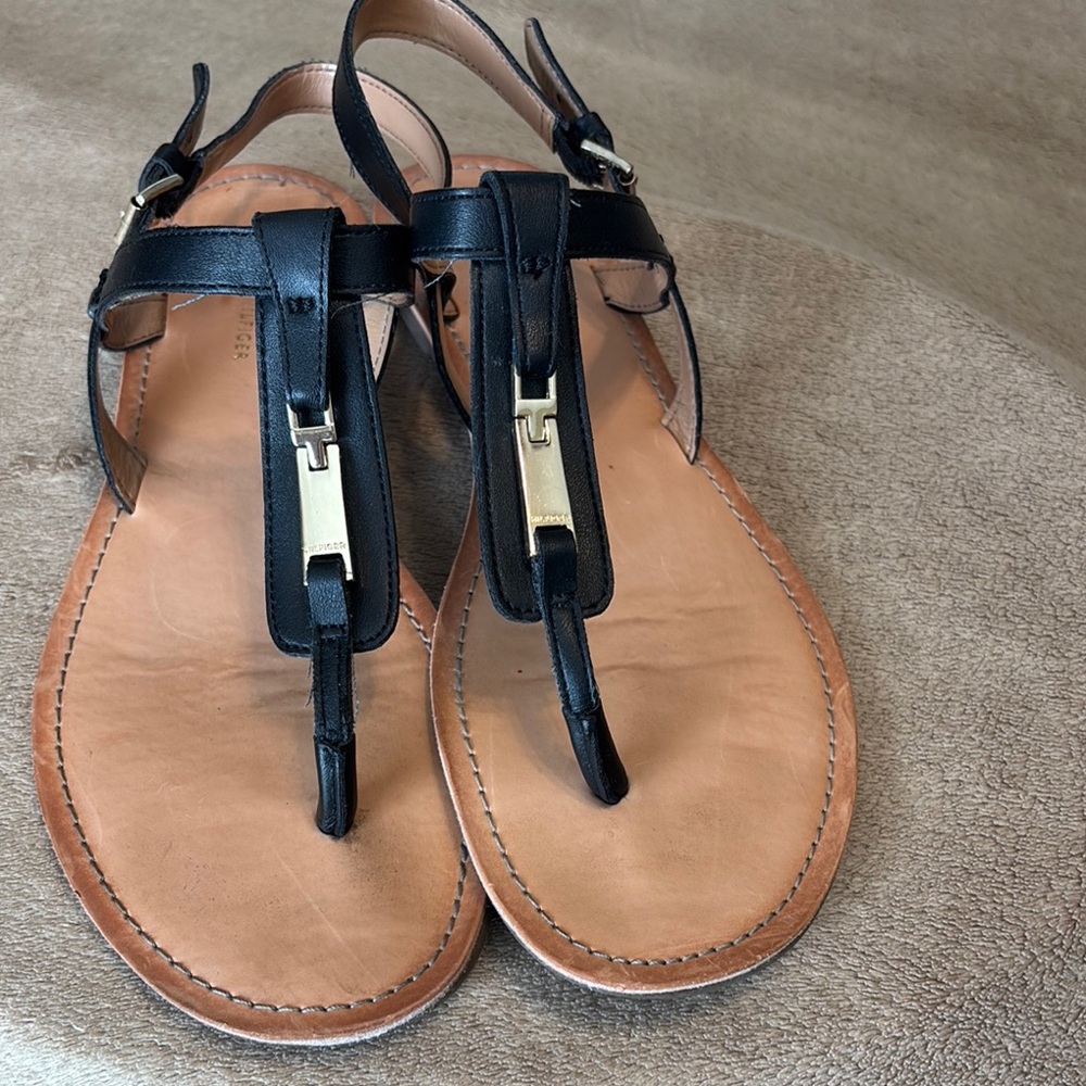 EUC Tommy Hilfiger Black Twlibby and Tan T-Strap Sandals - Size 8.5